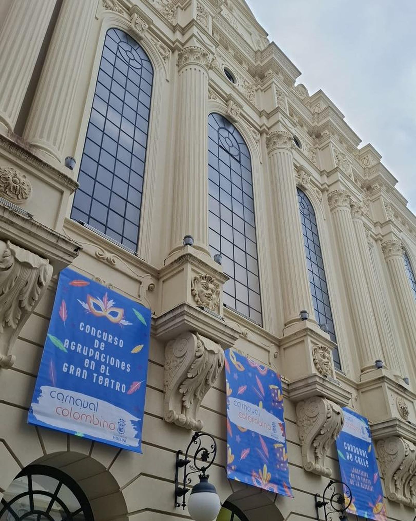 El Gran Teatro engalanado para el Carnaval Colombino