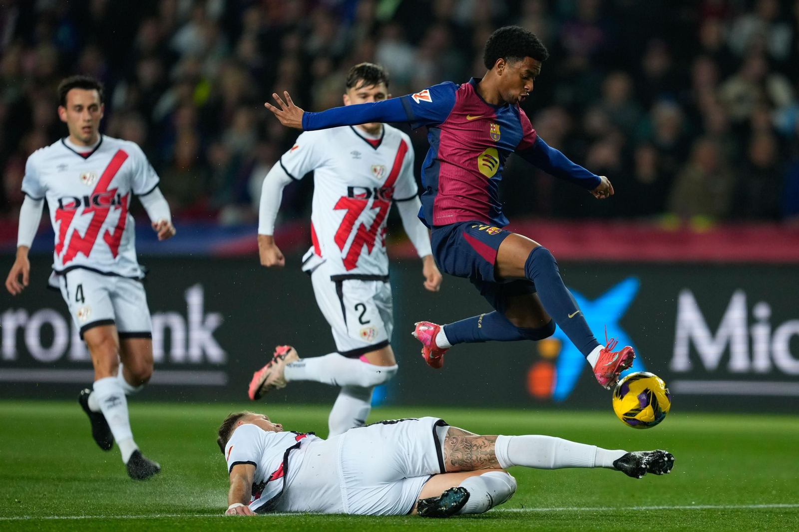 Las fotos del polémico Barcelona - Rayo Vallecano