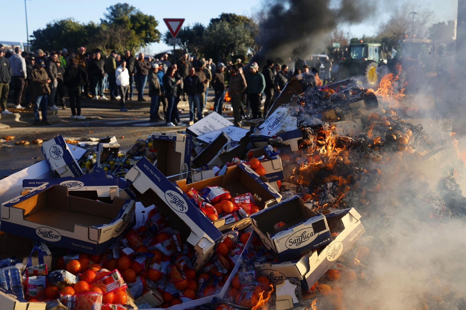 Imagen de archivo de las protestas realizadas por los agricultores franceses Imagen de archivo de las protestas realizadas por los agricultores franceses