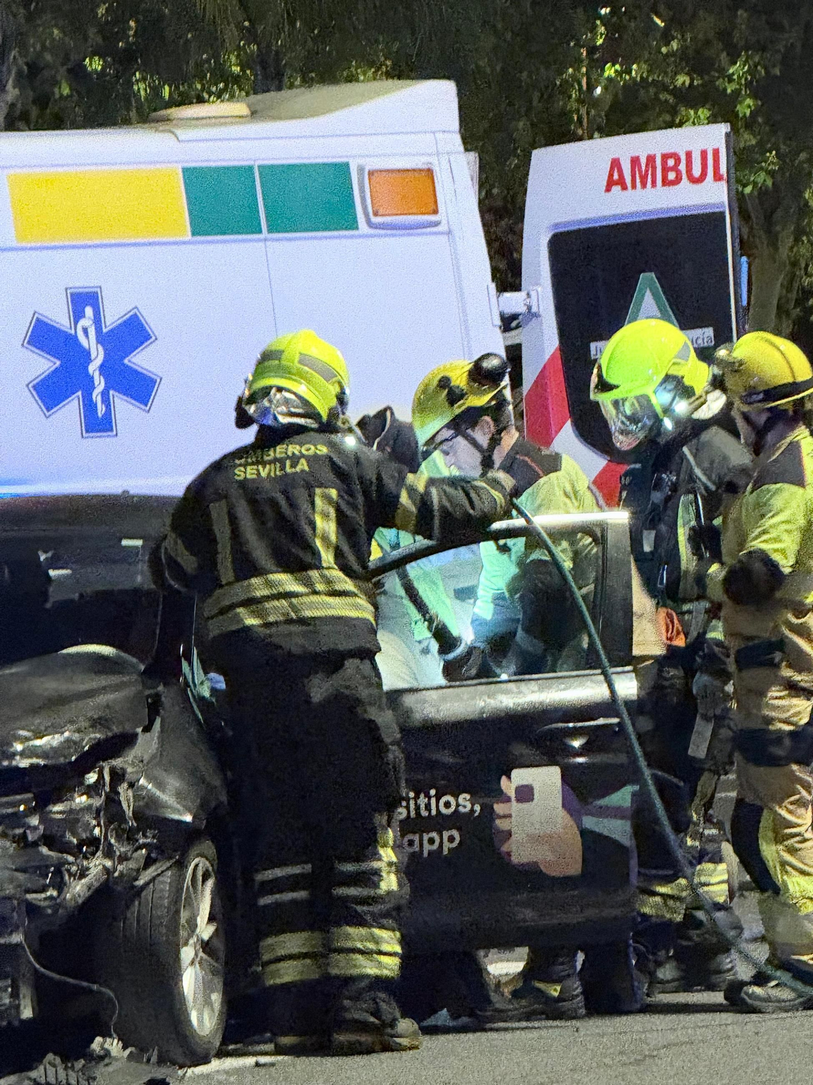Los bomberos tuvieron que excarcelar a uno de los conductores