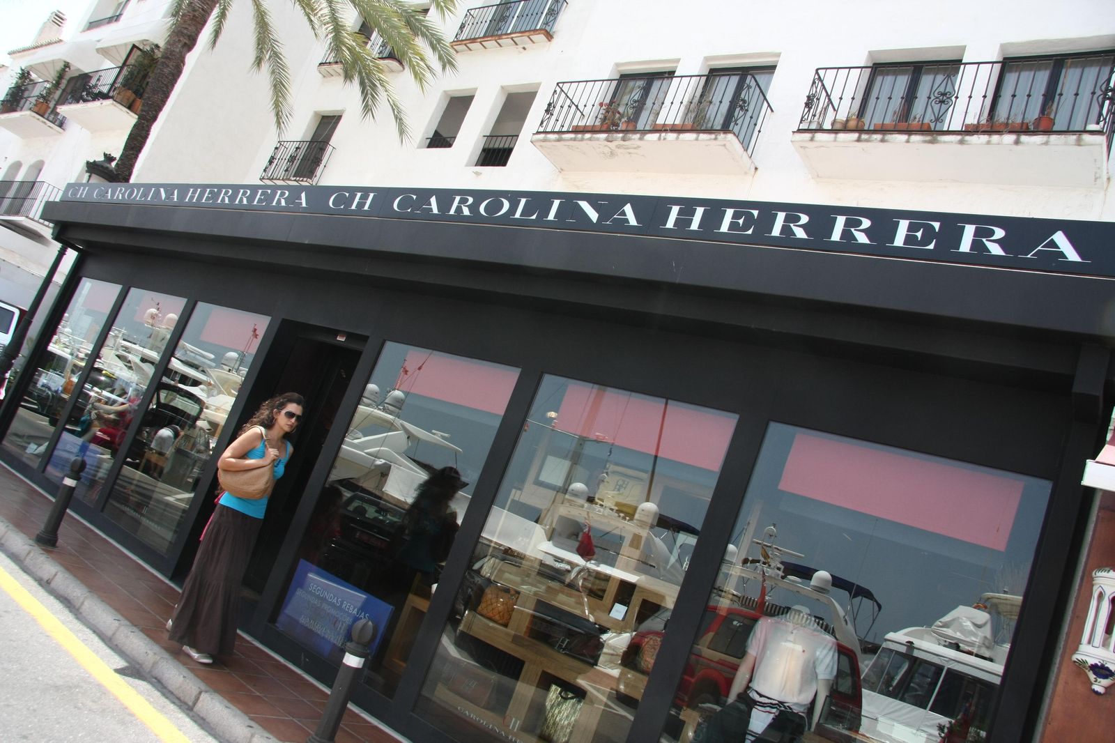 Tienda de Carolina Herrera en Puerto Banús, Marbella.