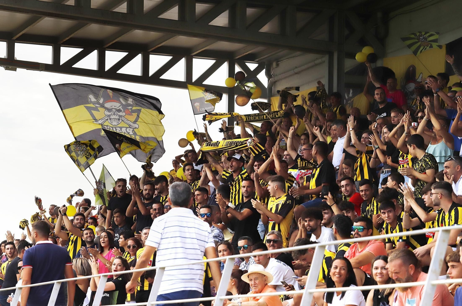 La afición del San Roque se ha movilizado y busca recursos.