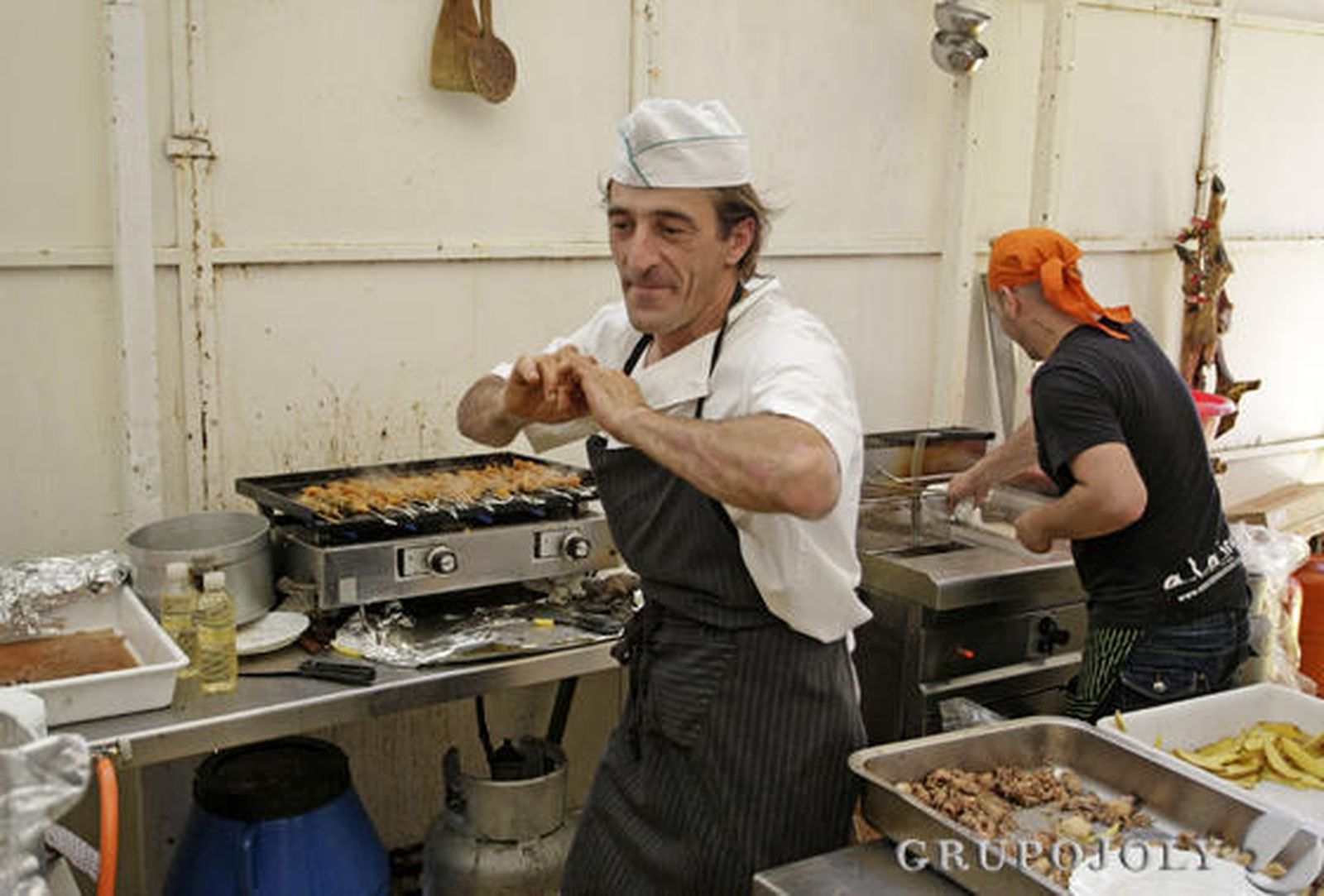 Nada como un buen plato de jamón y una copita manzanilla para refrescar la jornada de feria.

Foto: Erasmo Fenoy