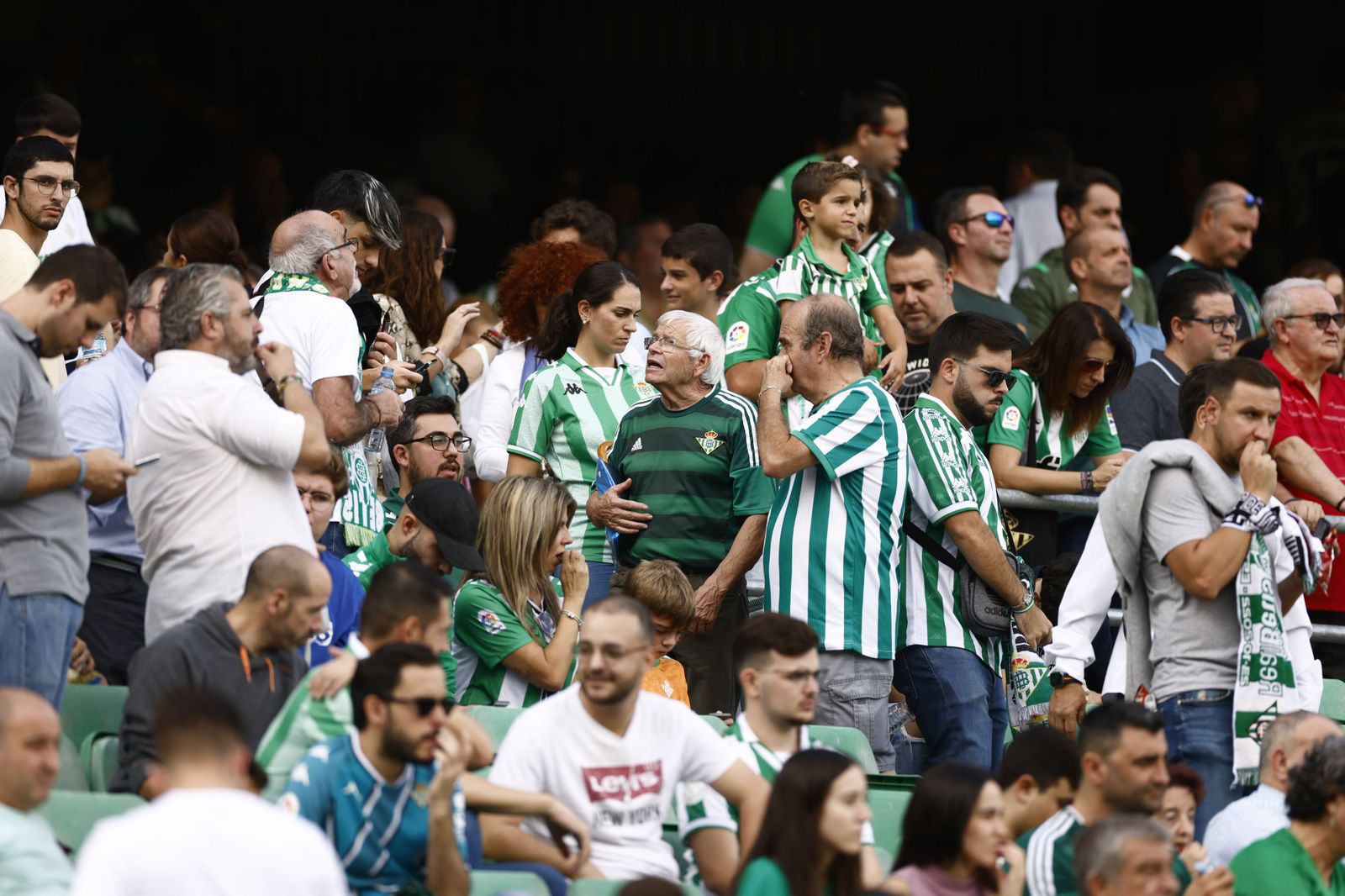 Búscate en las fotos del Betis-Atlético de Madrid