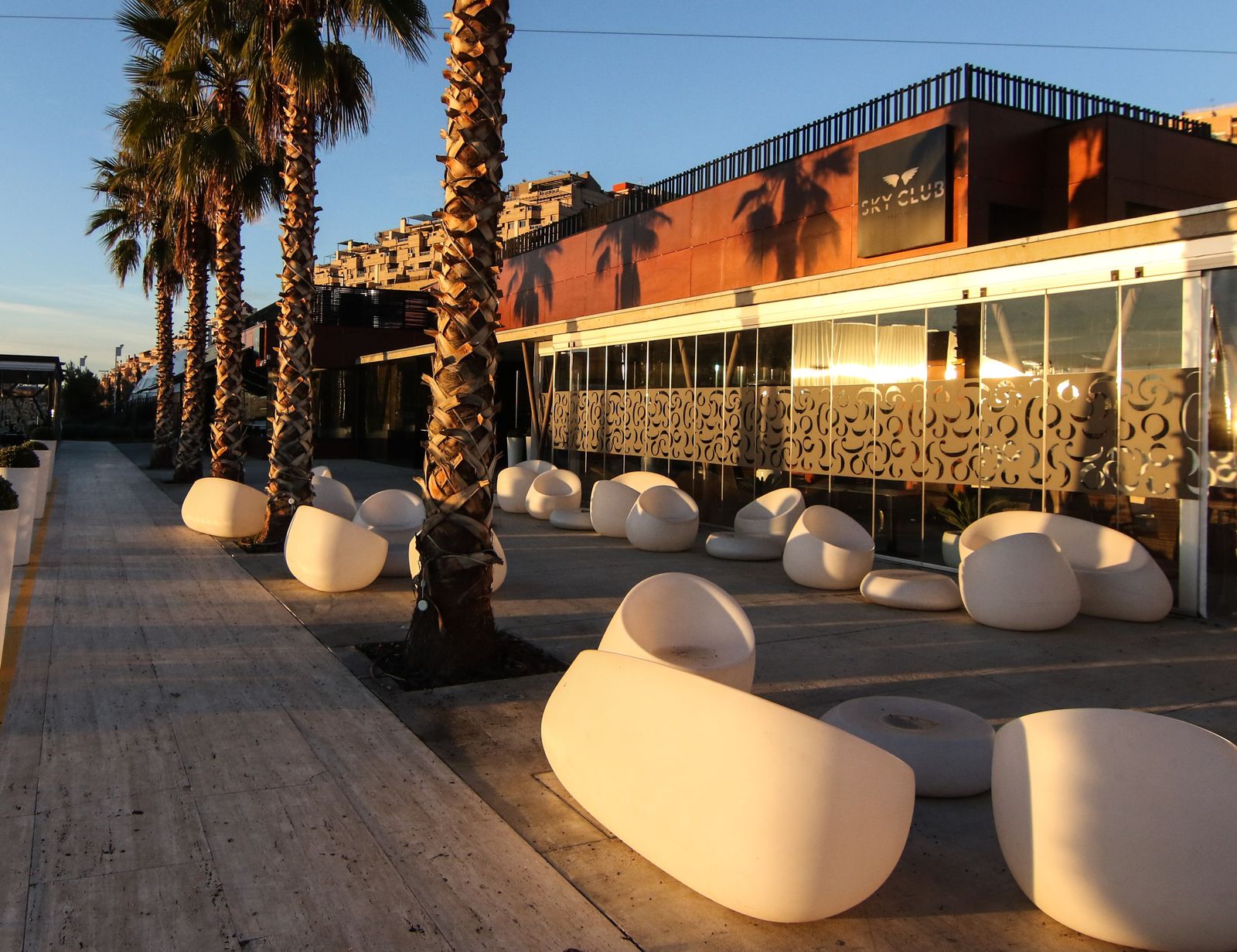 El Ayuntamiento estudia rescatar la discoteca  del Serrallo por su venta a sociedades opacas