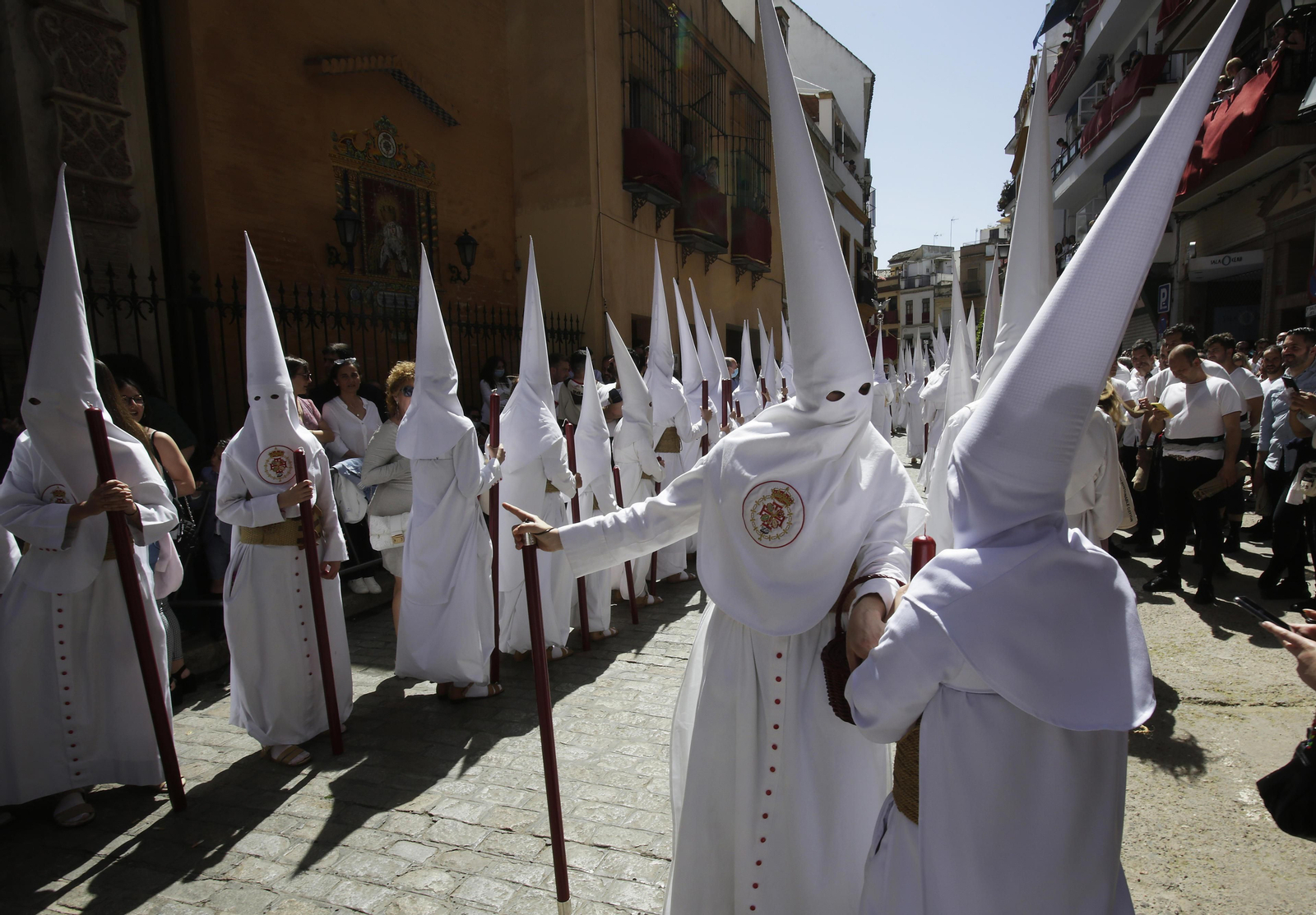 Nazarenos de la Hermandad de la Cena.