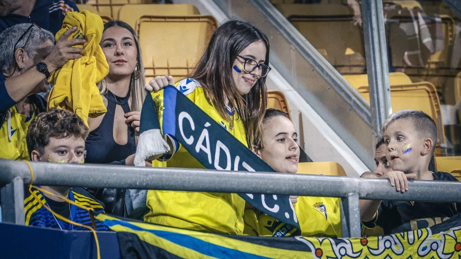 Búscate entre las imágenes del partido Cádiz Cf - Sevilla