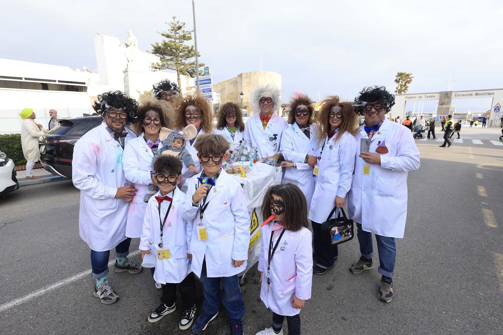 Búscate en las fotos del pasacalles del Carnaval de Tarifa 2026