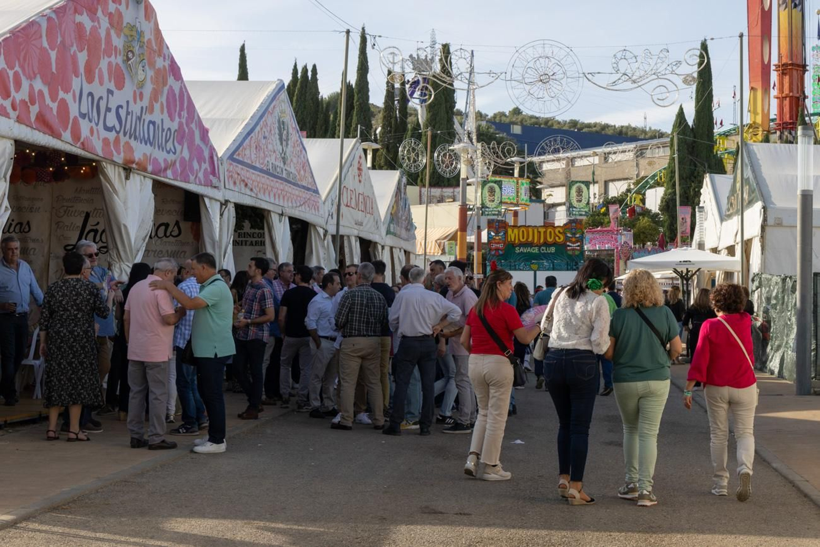 Las comidas de empresa se suceden en la Feria de San Lucas