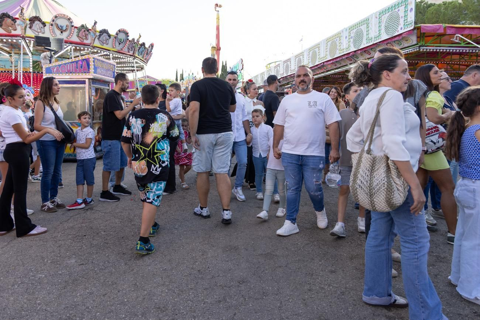 Cientos de jiennenses acudieron a su cita con los "cacharricos"