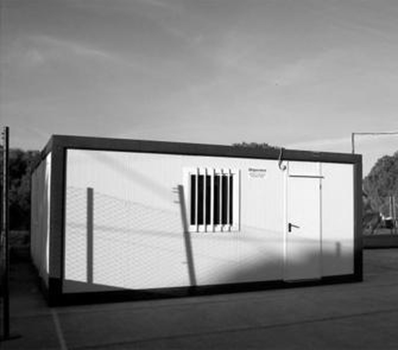 Caseta 'escolar' que alberga a una docena de niños del ciclo de Infantil.