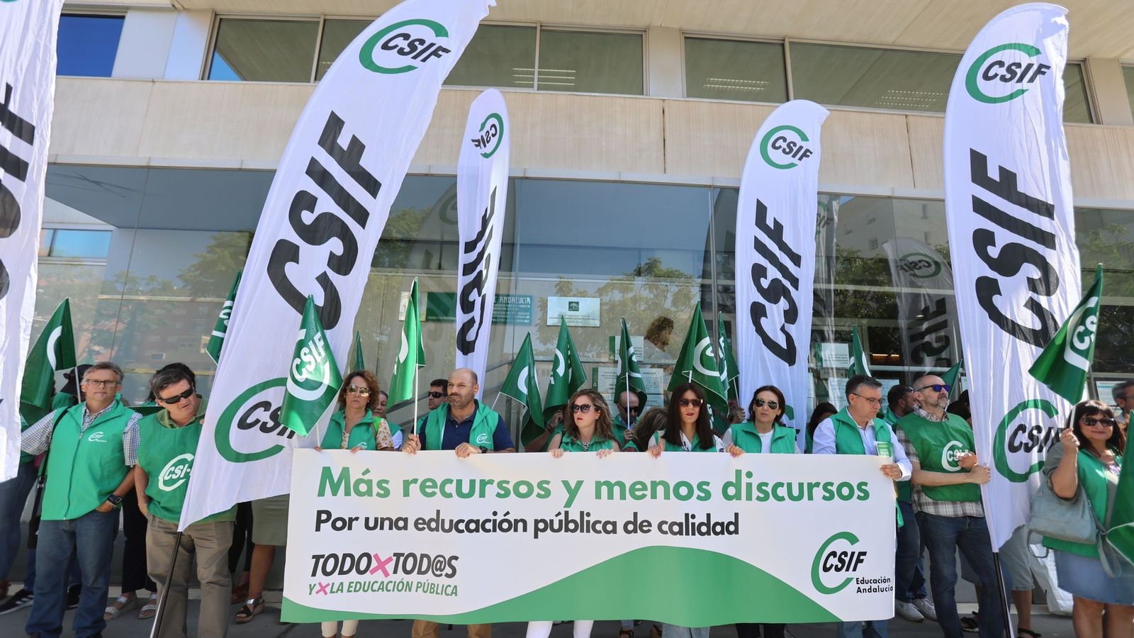 CSIF se manifiesta por la educación pública en Huelva.