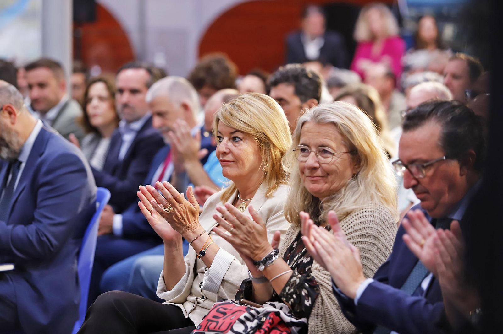 Las imágenes en el Desayuno-Coloquio del Grupo Joly "Competitividad innovación y eficiencia el sector de los frutos rojos ante el reto de la sostenibilidad"