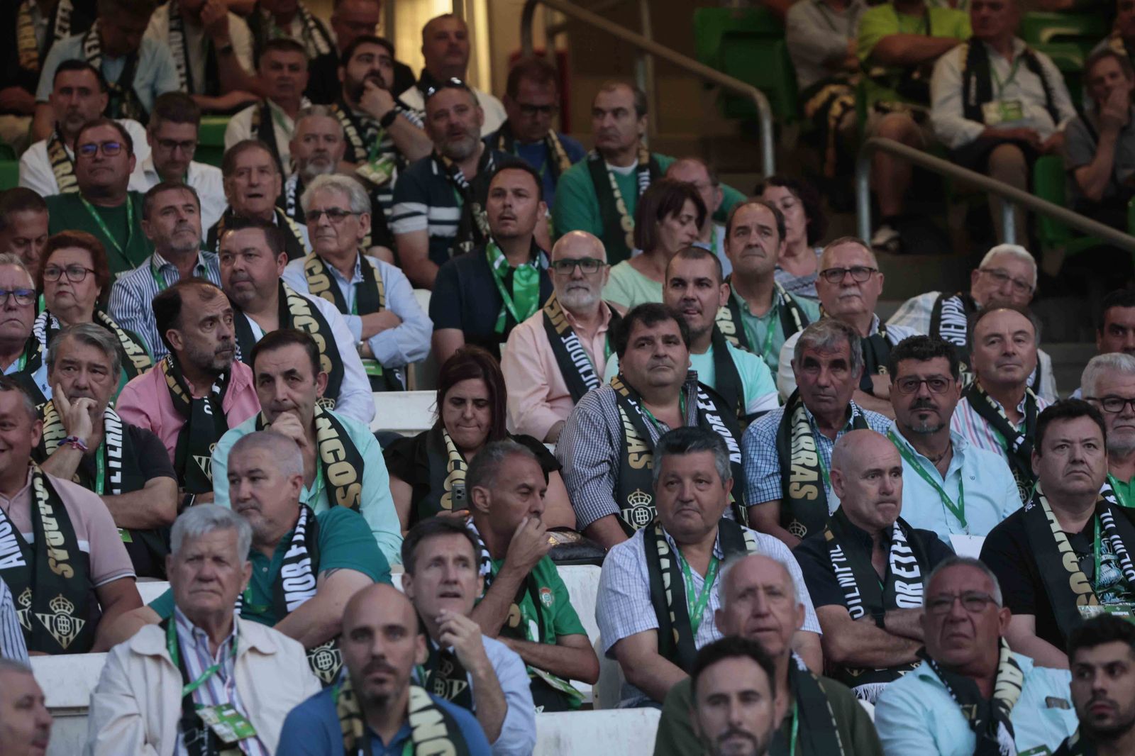 Búscate en el acto Siempre Verdiblancos