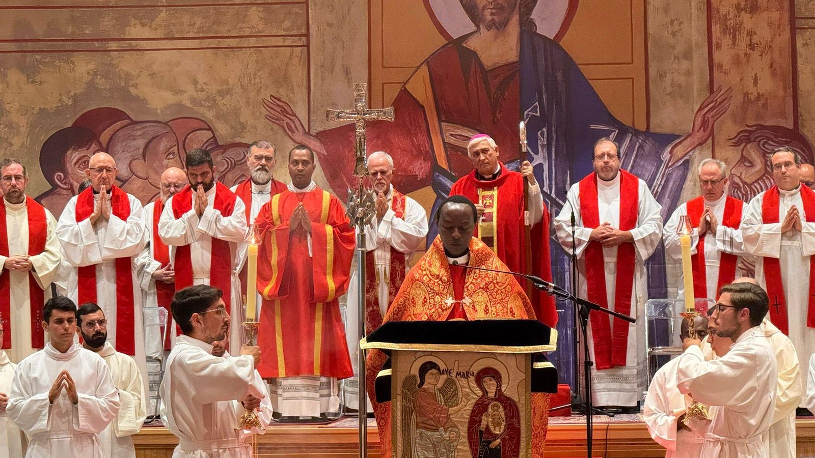 El obispo, Rafael Zornoza, presidió la celebración eucarística El obispo, Rafael Zornoza, presidió la celebración eucarística