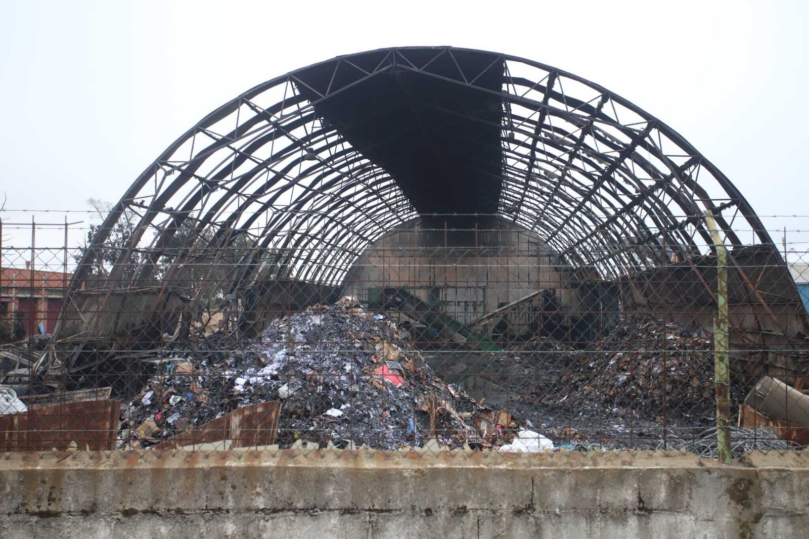 Estado en el que quedó la nave de reciclaje
