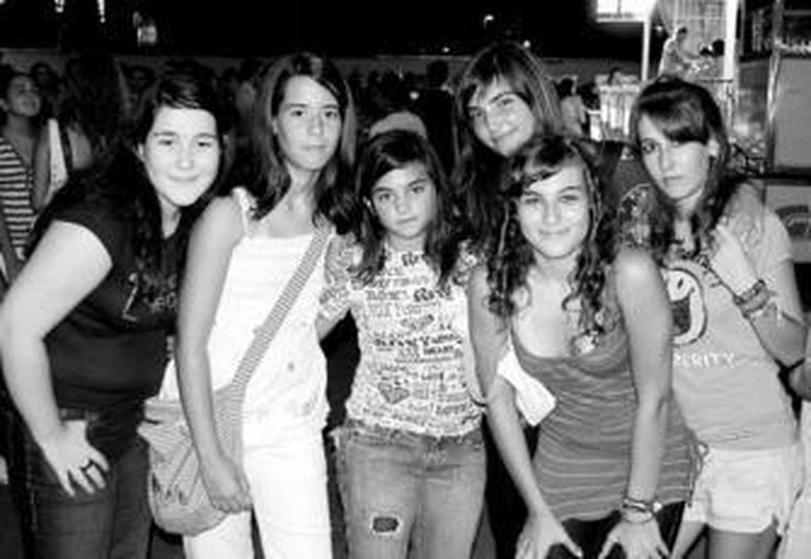 Lara, Encarni, Paula, Lola, Adriana y Nawel posan para El Almeria antes de empezar a montar.