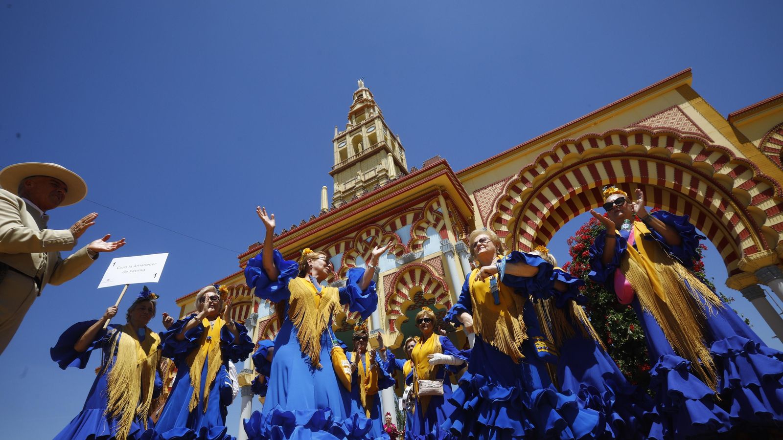 El coro Amanecer de Fátima llega a la feria.