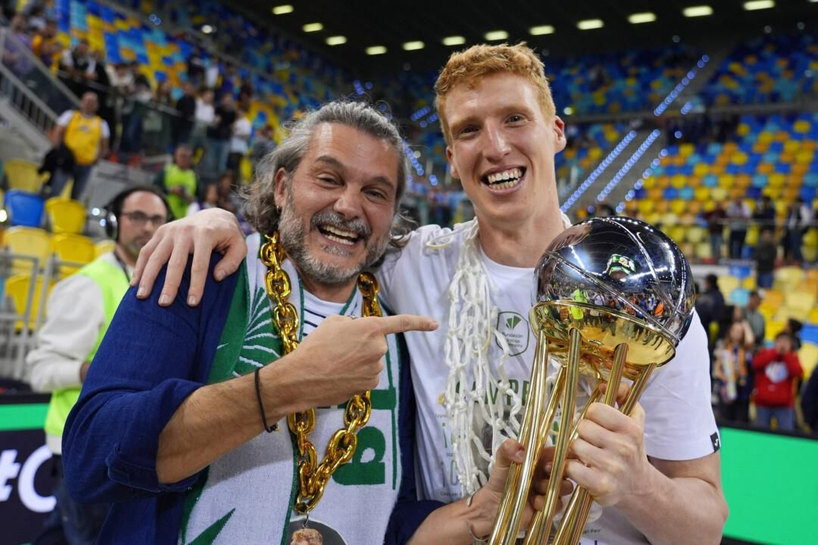 El Unicaja, campeón de Copa: Todas las imágenes del partido, la fiesta y la llegada a Málaga