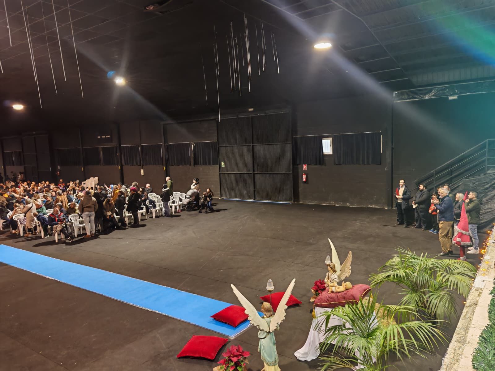 Magia y espectáculo se citan en la cabalgata más "diferente" de Olula del Río, en imágenes