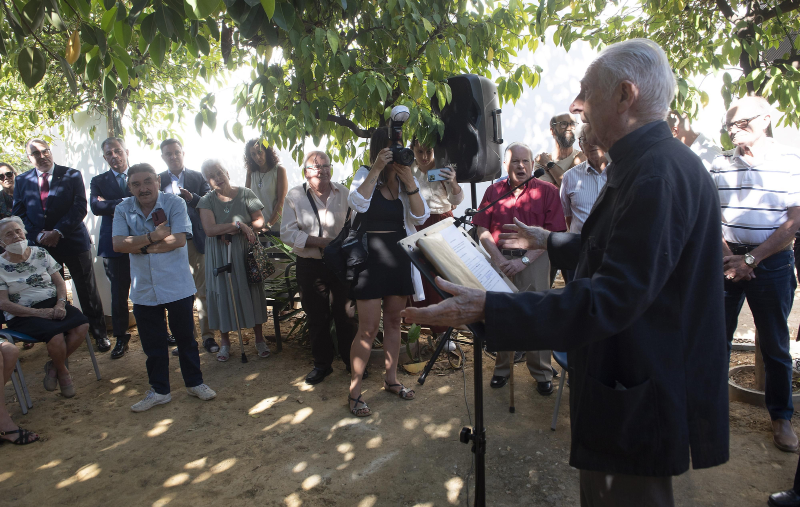 Las imágenes de la inauguración de los jardines del párroco D. Pedro Ybarra