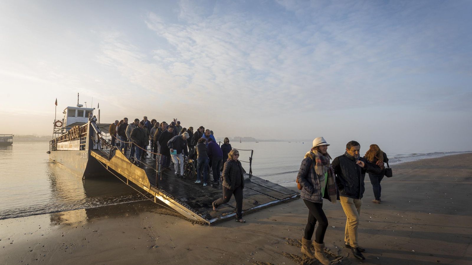 Desembarco en la playa de Malandar.