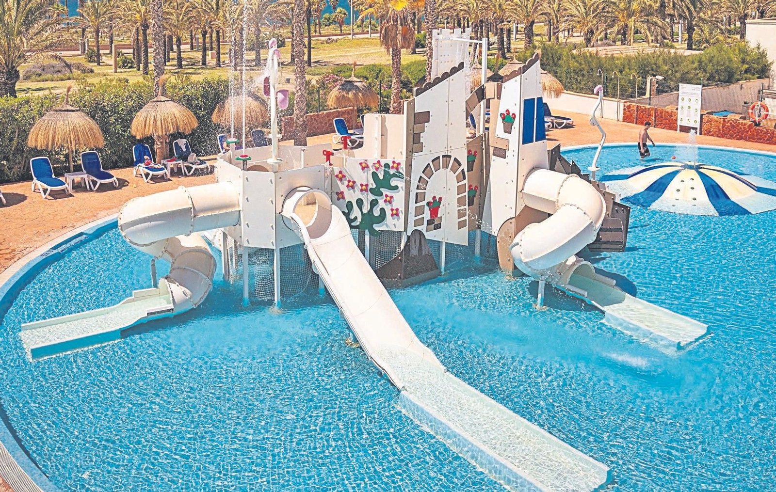 Acuapark infantil en Cabogata Jardín