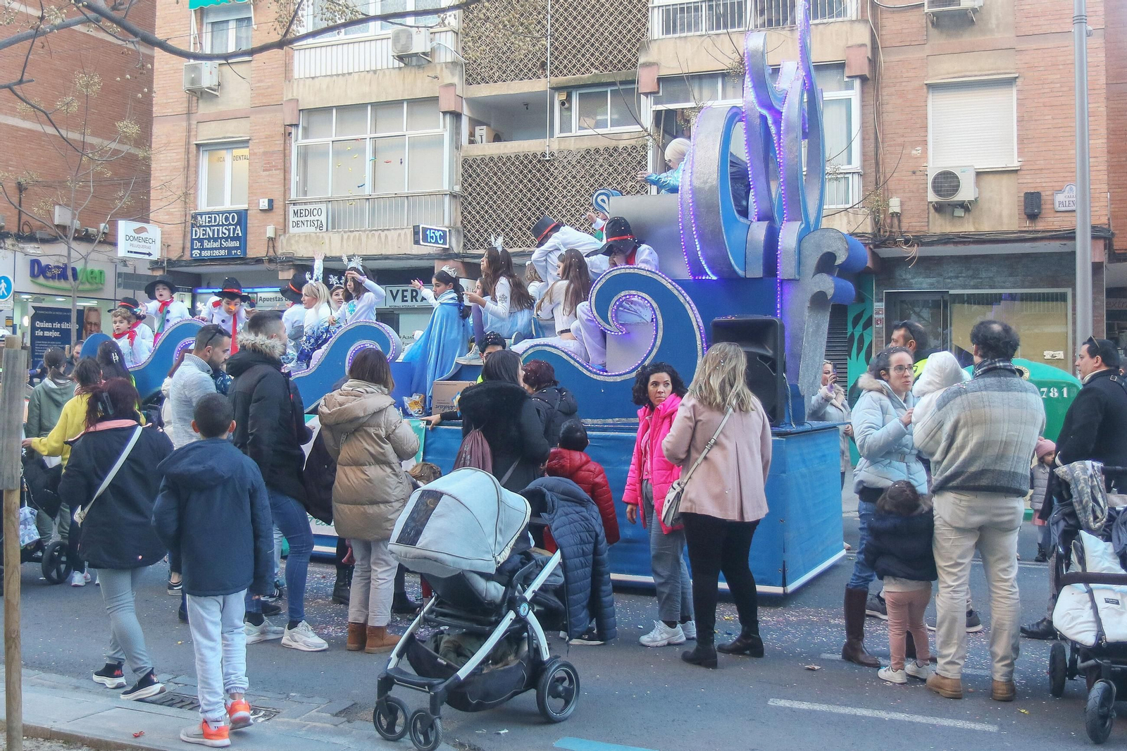 Las mejores imágenes de la cabalgata de Papá Noel en Granada