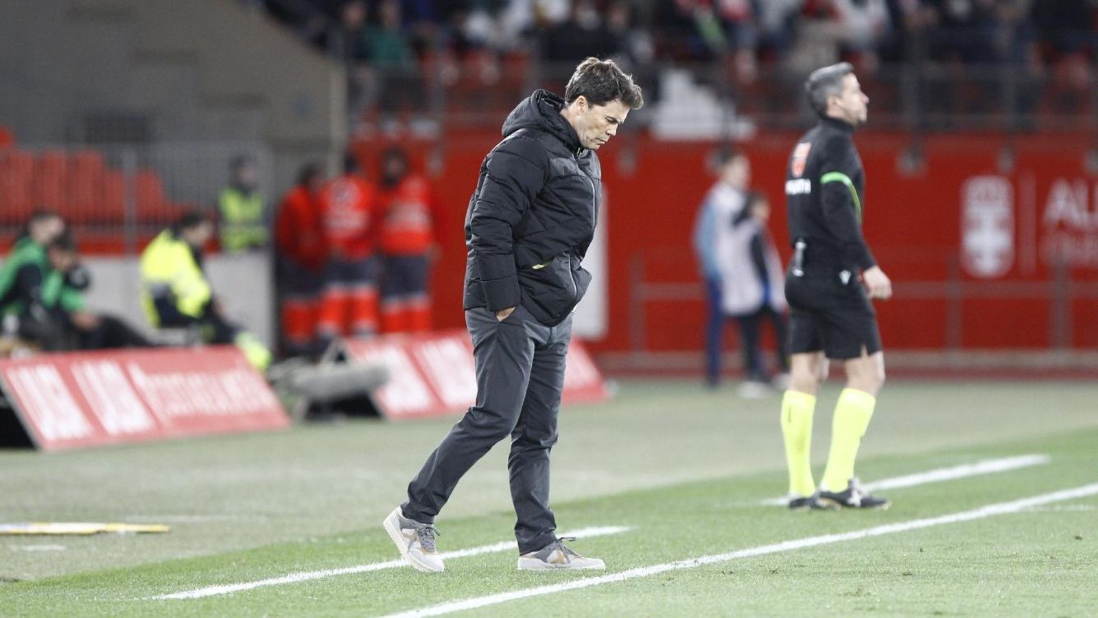 Rubi, contrariado en el área técnica de los Juegos Mediterráneos.