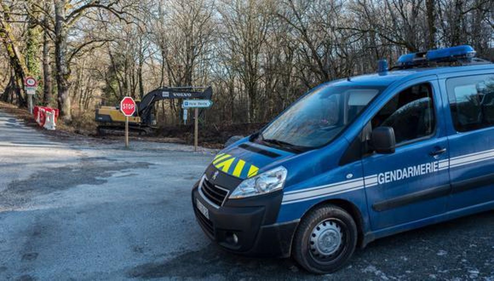 El niño fue hallado en una maleta cerca de su casa