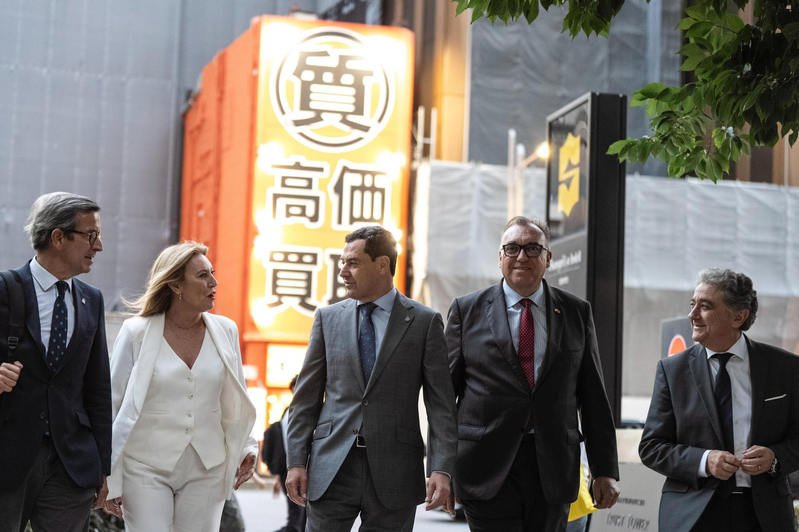 El presidente de la Junta, Juanma Moreno, junto a los consejeros durante su visita a Japón.