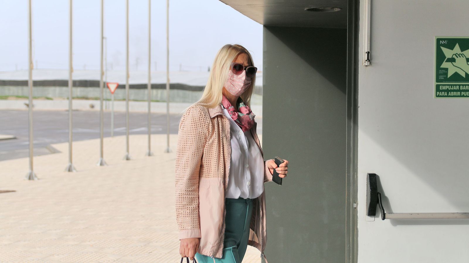 Isabel Carrasco, mujer de José Alemán, llega a la vista oral.