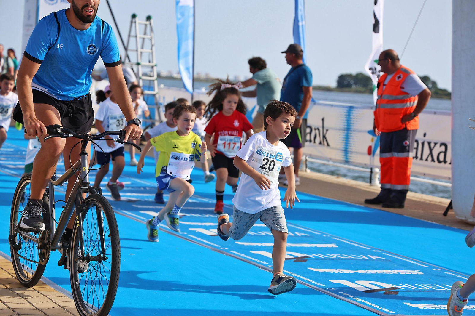 Imágenes de la Carrera Infantil 'Kilos X Km', organizada por la Fundación Atlantic Copper Imágenes de la Carrera Infantil 'Kilos X Km', organizada por la Fundación Atlantic Copper