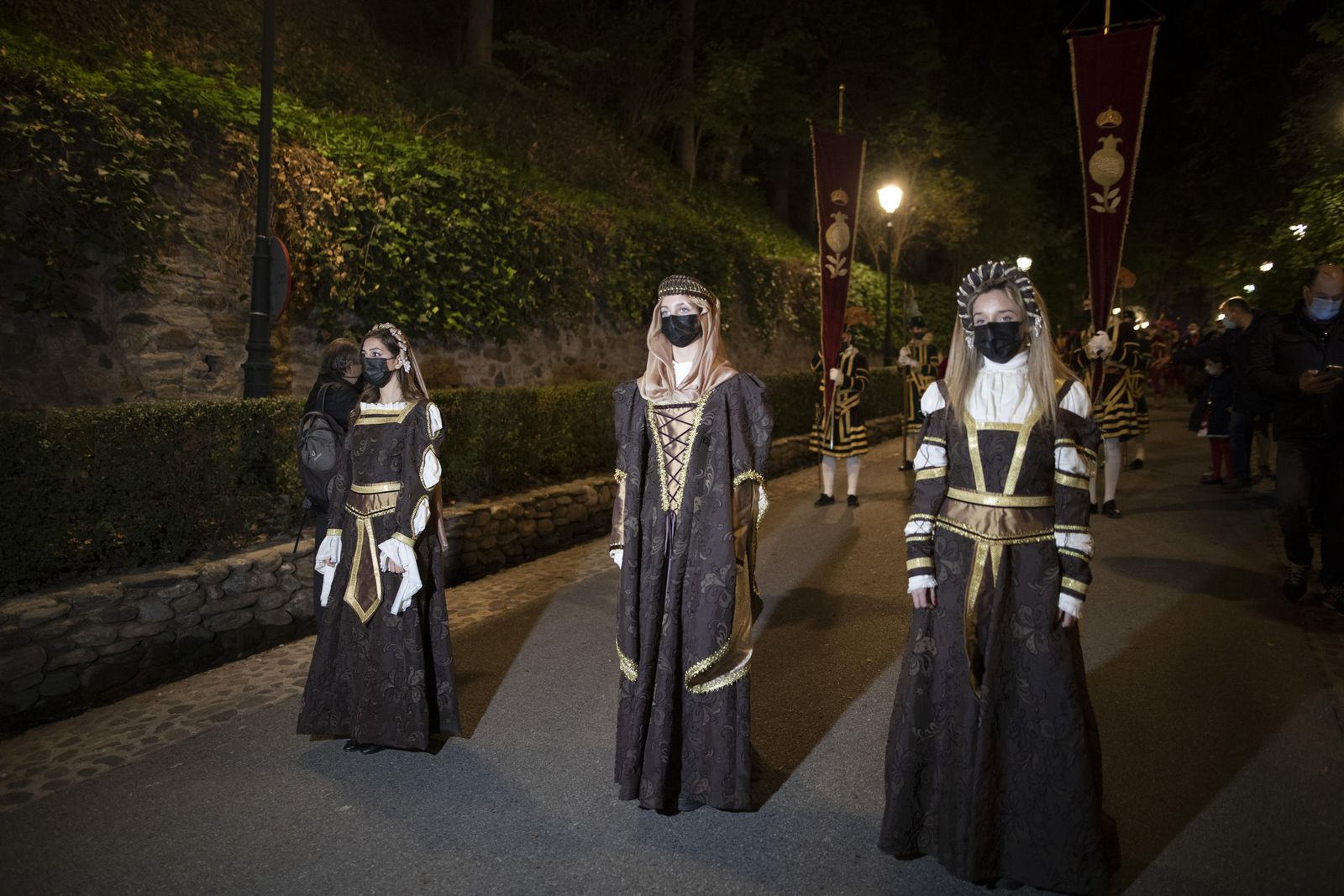 Fotos: el homenaje del quinto centenario del traslado de los restos de los Reyes Católicos