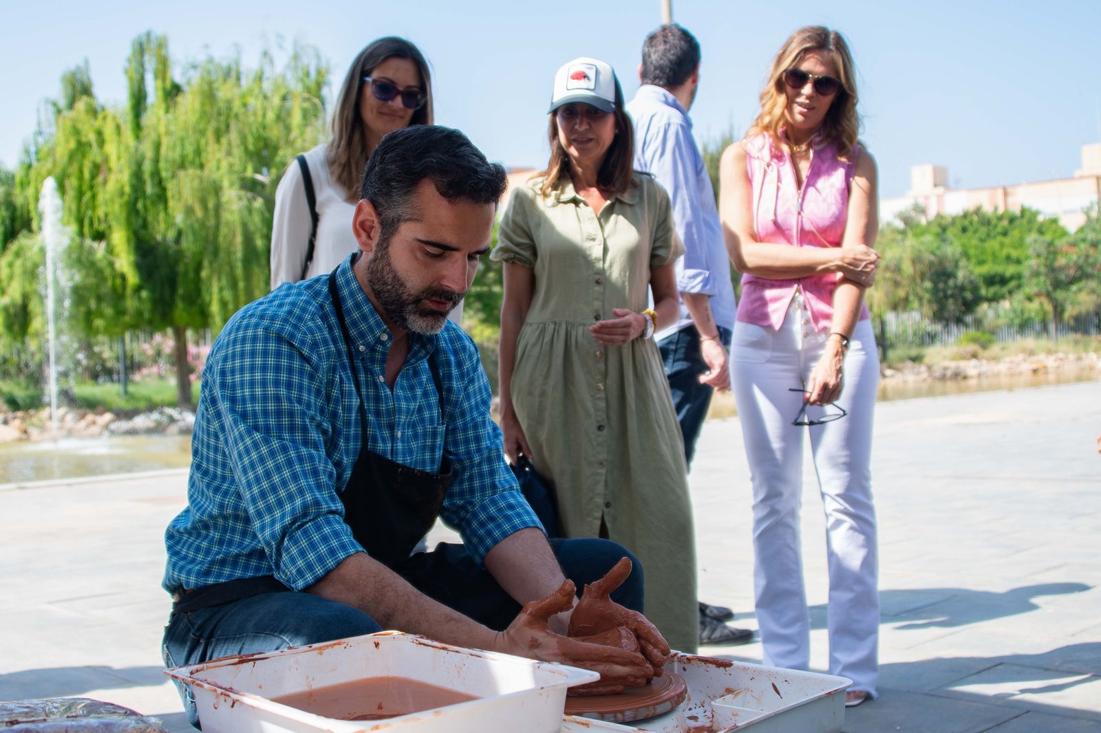 El alcalde ha participado en los talleres