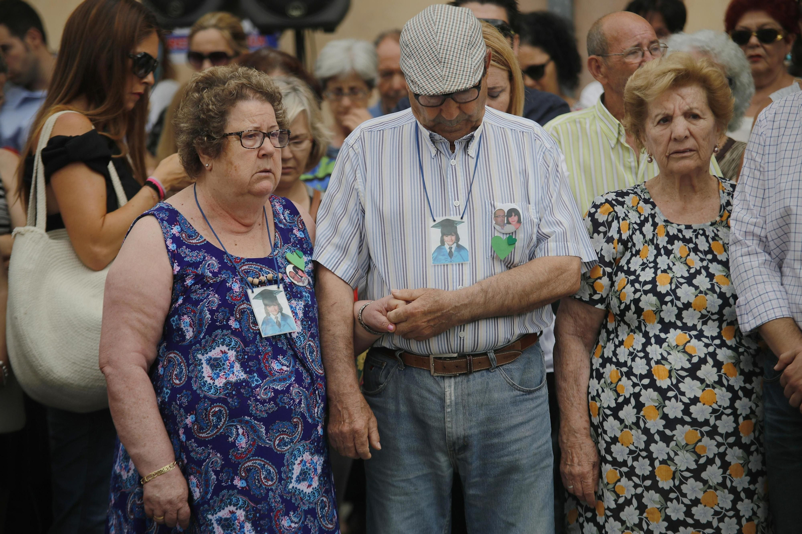 Concentración en Pilas tras la muerte de una vecina en Francia