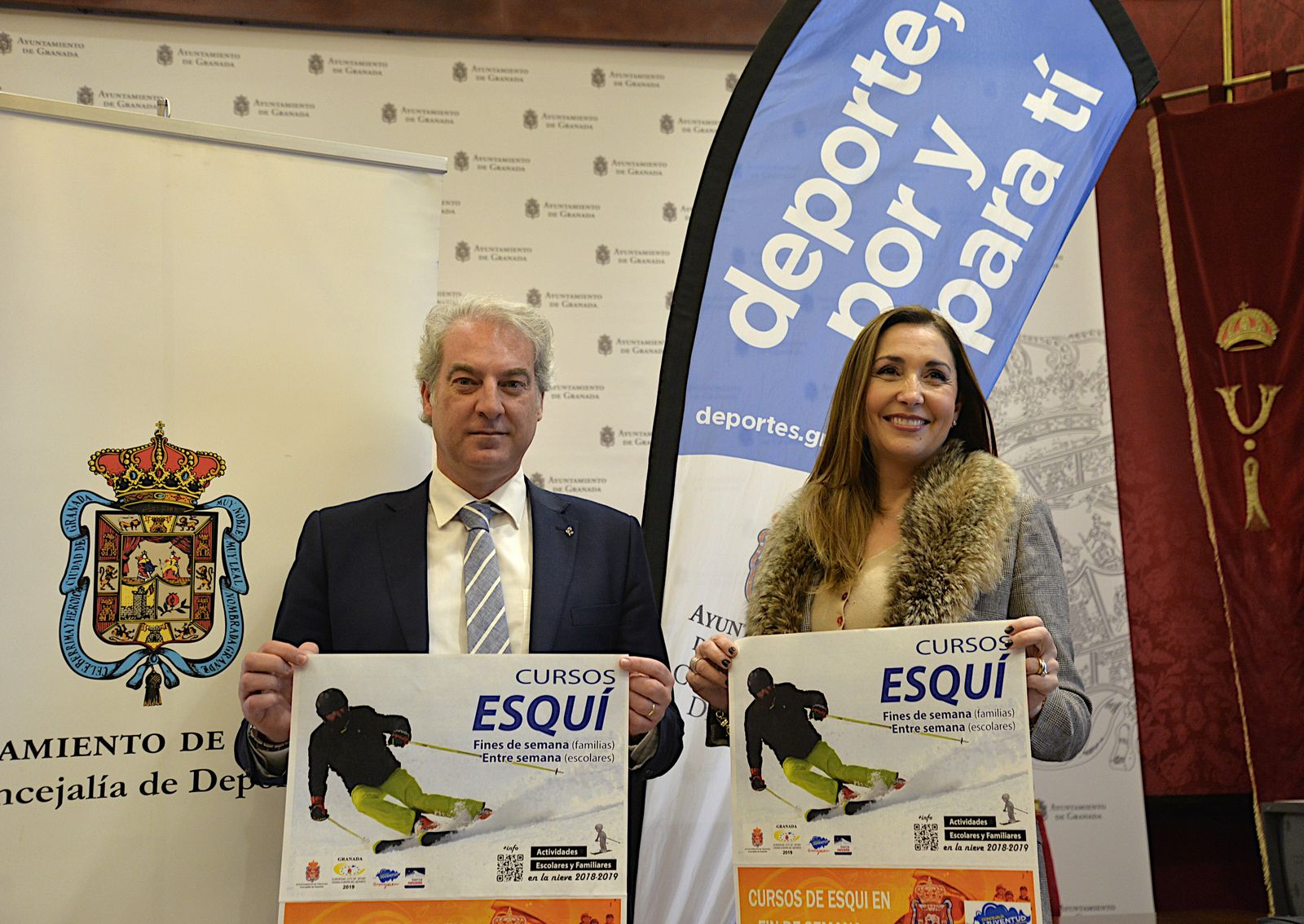 El concejal de Deportes del Ayuntamiento de Granada, José Antonio Huertas, junto a María José Villanueva, coordinadora de Deportes.