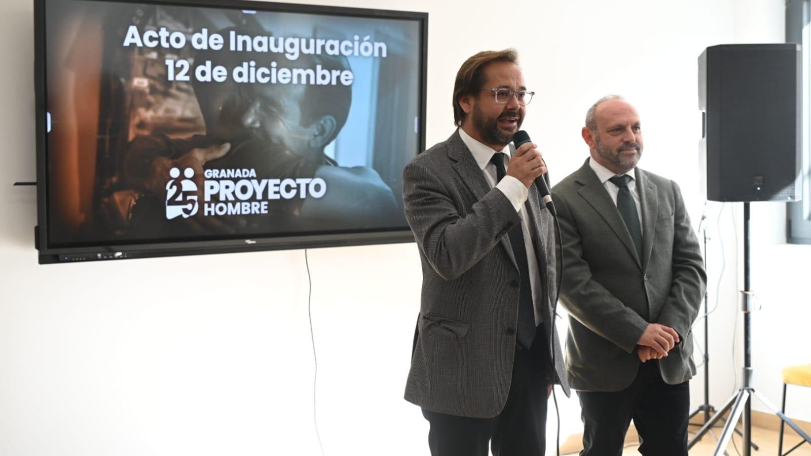 El delegado Antonio Granados visita la comunidad terapéutica de Proyecto Hombre en Huértor Santillán