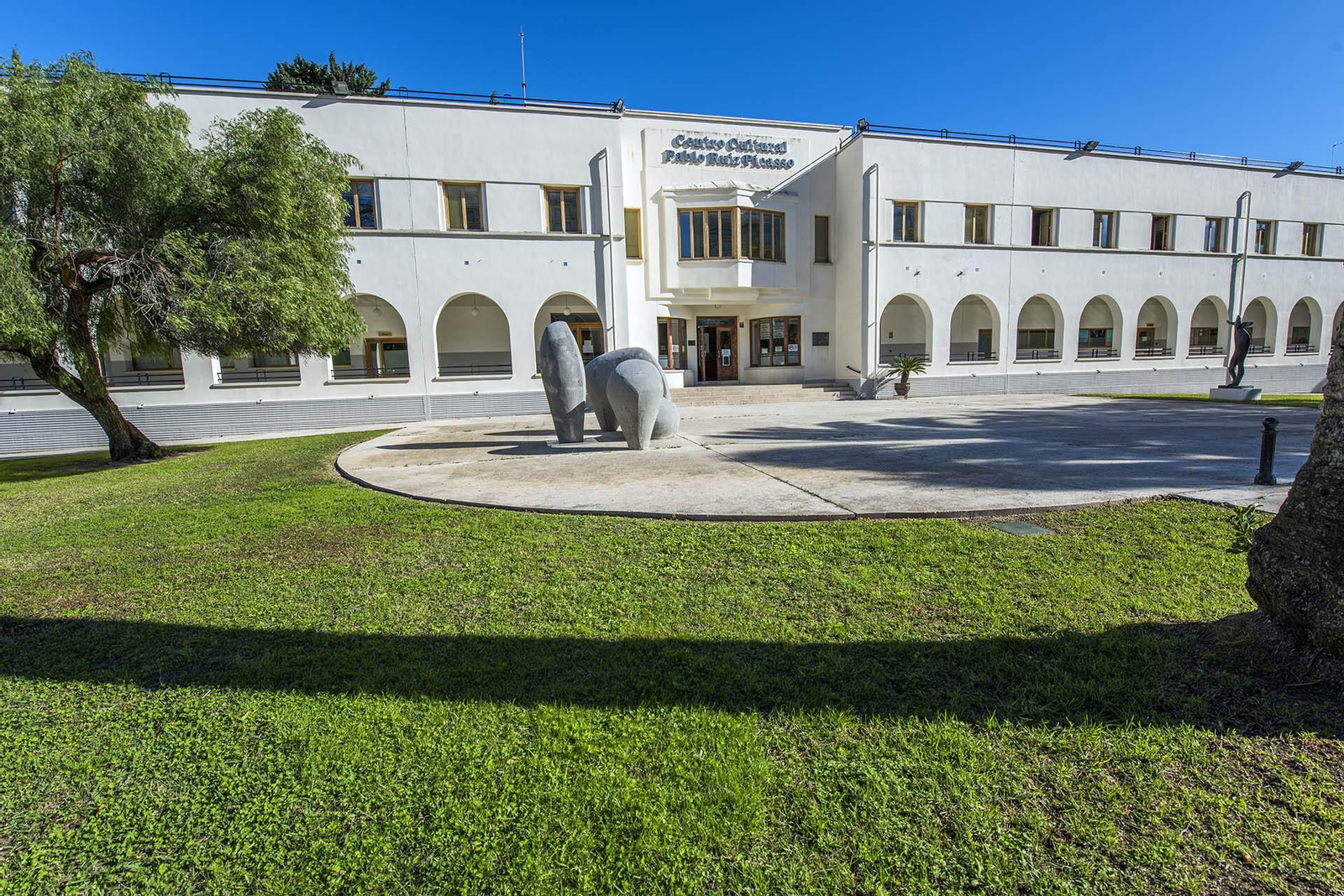 El Centro Cultural Pablo Ruiz Picasso. El Centro Cultural Pablo Ruiz Picasso.