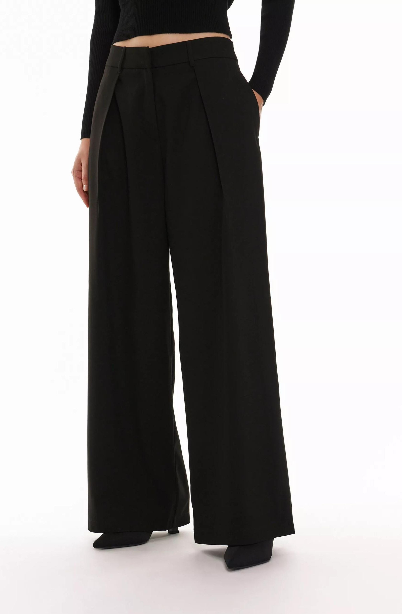 Pantalones anchos de Lefties.