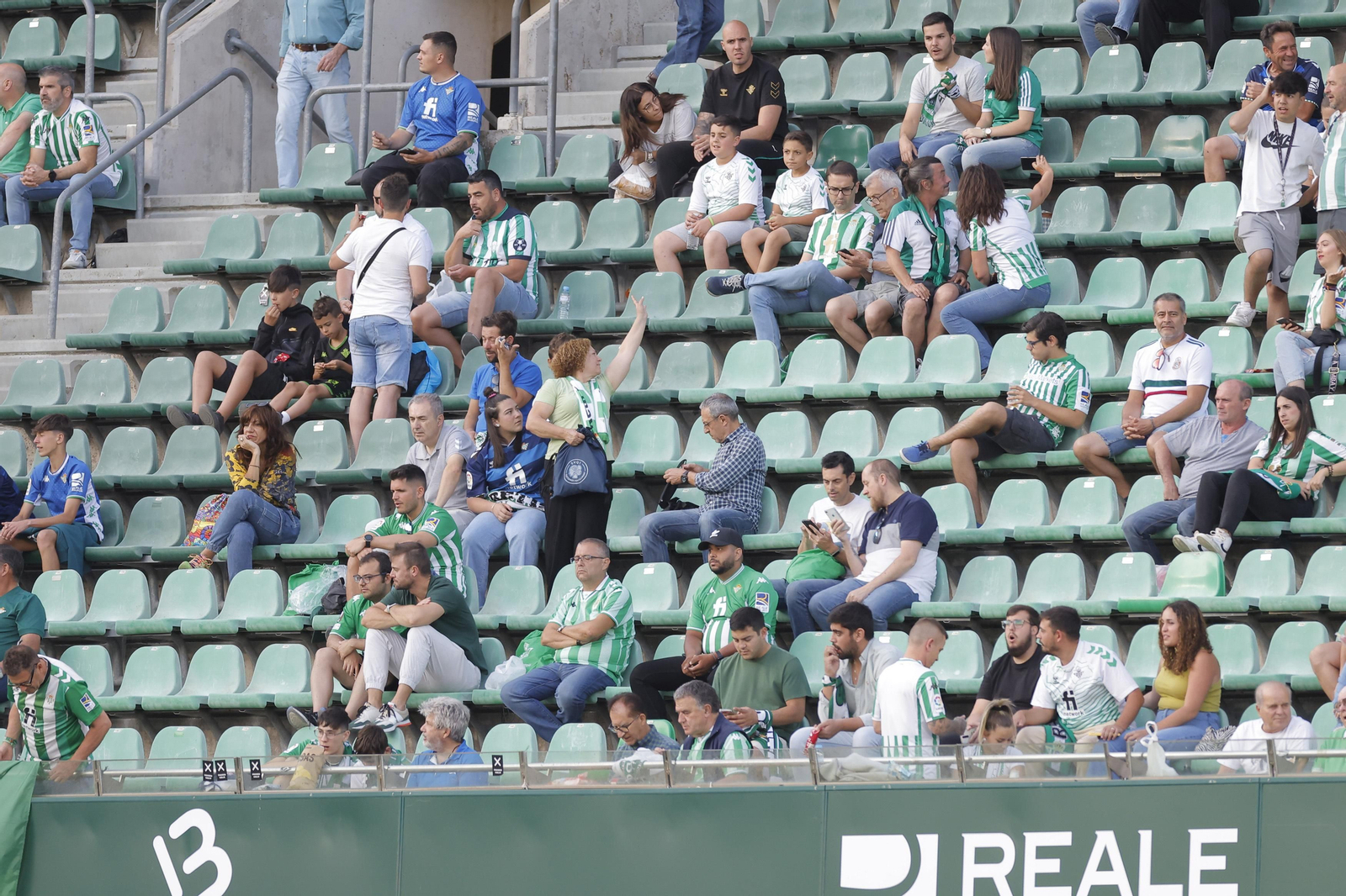 Búscate en las fotos del Betis-Rayo