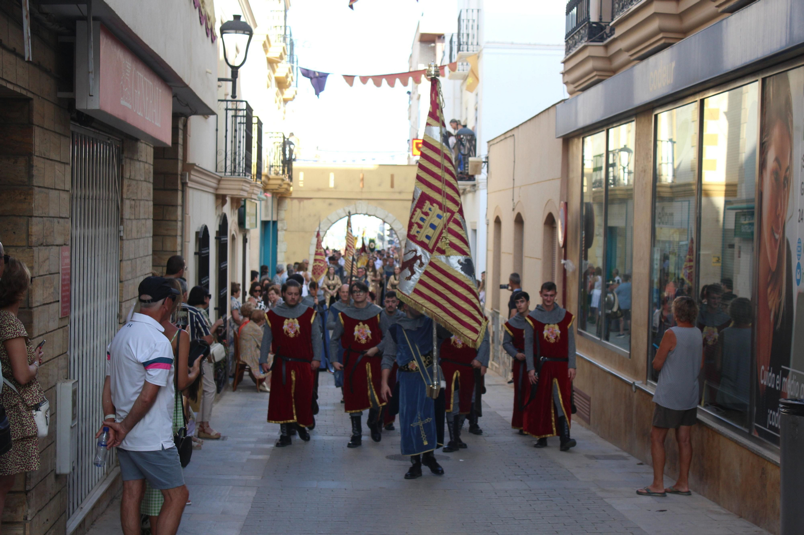 El desfile de Moros y Cristianos de Vera, en imágenes