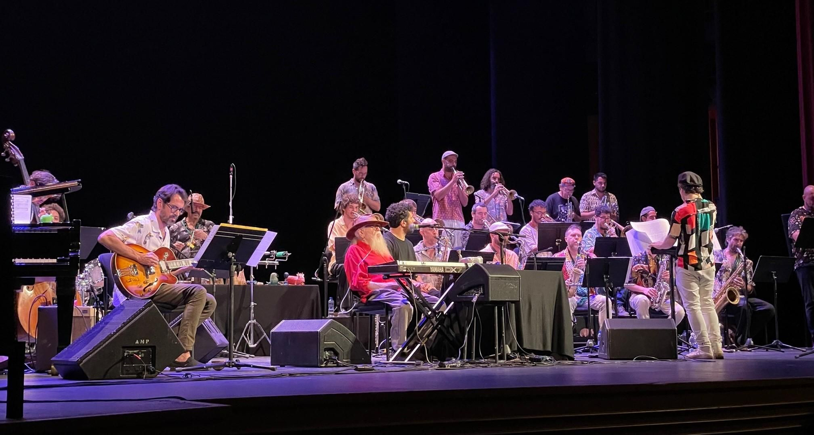 Hermeto Pascoal junto a la Clasijazz Big Band.