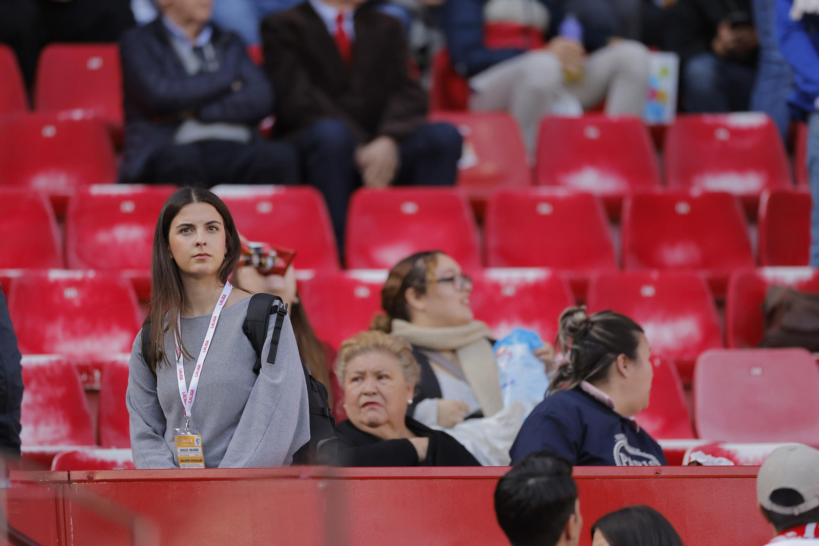 Búscate en las fotos del Sevilla - Oviedo