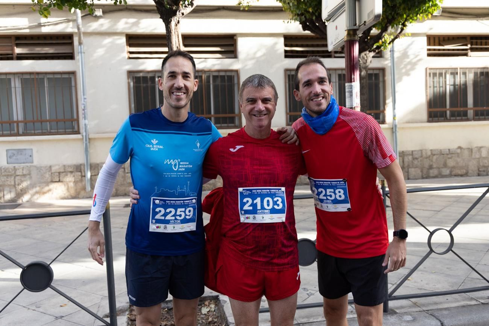 En imágenes: multitudinaria e histórica XXIX Media Maratón 'Ciudad de Jaén' y 10k en memoria de Paco Manzaneda