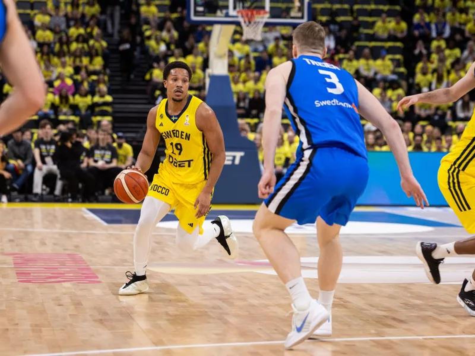 El Unicaja mira a sus cedidos: Melwin Pantzar, 16 puntos con Suecia