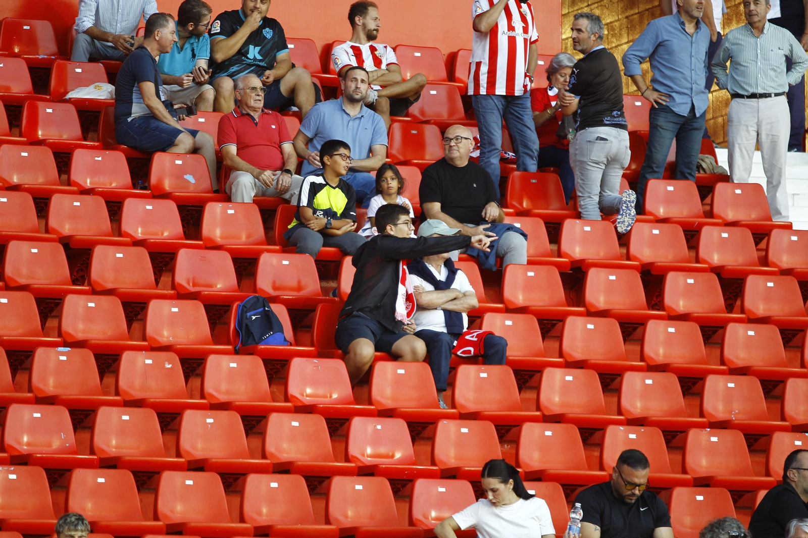 Búscate en las fotos del partido Almería-Albacete