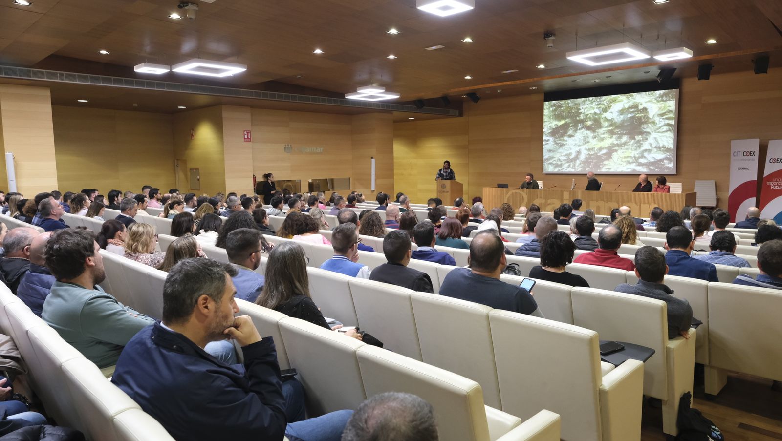 Asistentes a las jornadas de Coexphal en la Casa de las Mariposas