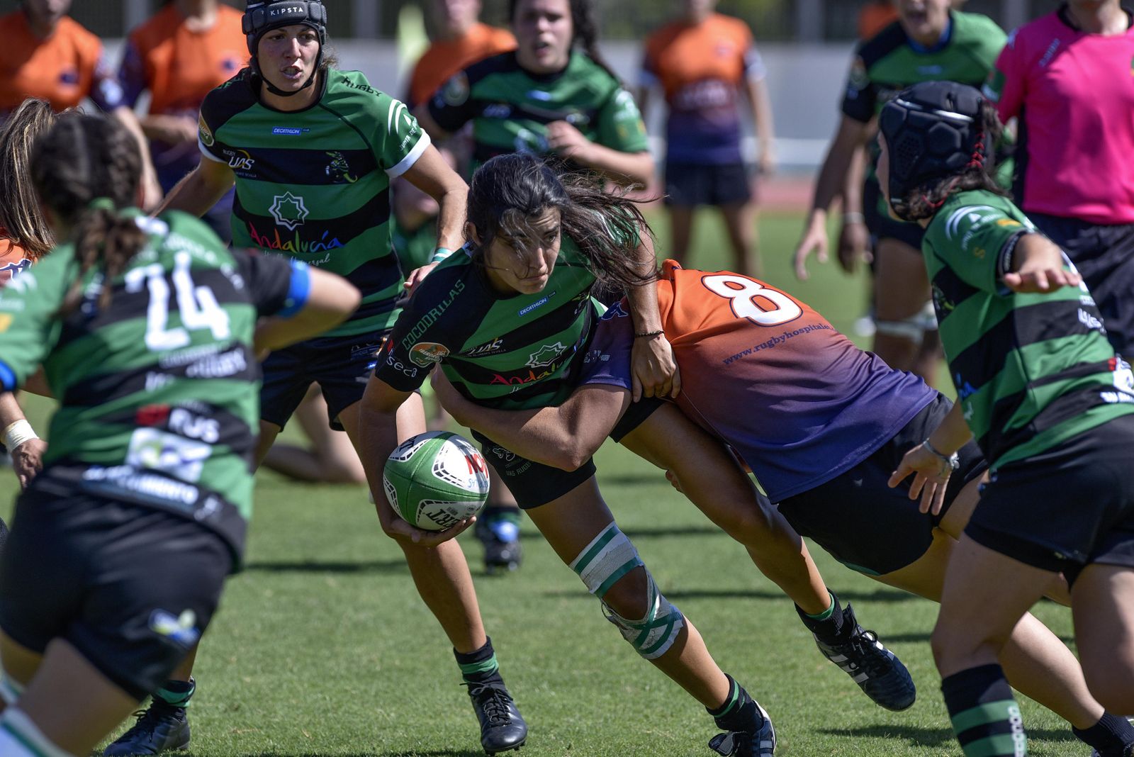 Lance del partido entre las 'Cocodrilas' y el INEF L'Hospitalet.