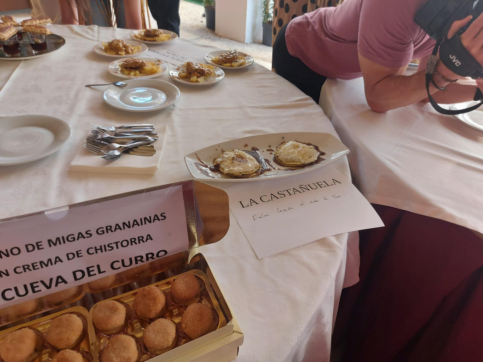 Los paladares de los granadinos disfrutan de las mejores tapas del Corpus, en imágenes